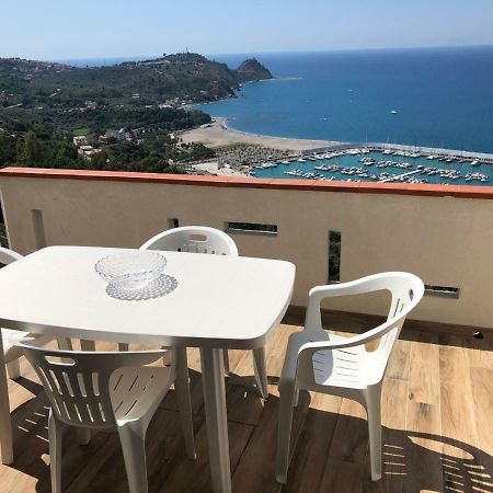 Appartamento Vista Mare Capo dʼOrlando Екстериор снимка