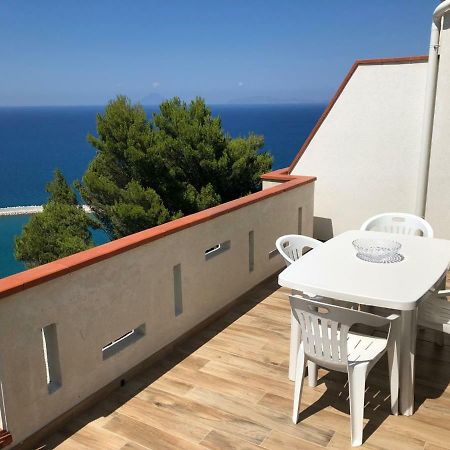 Appartamento Vista Mare Capo dʼOrlando Екстериор снимка