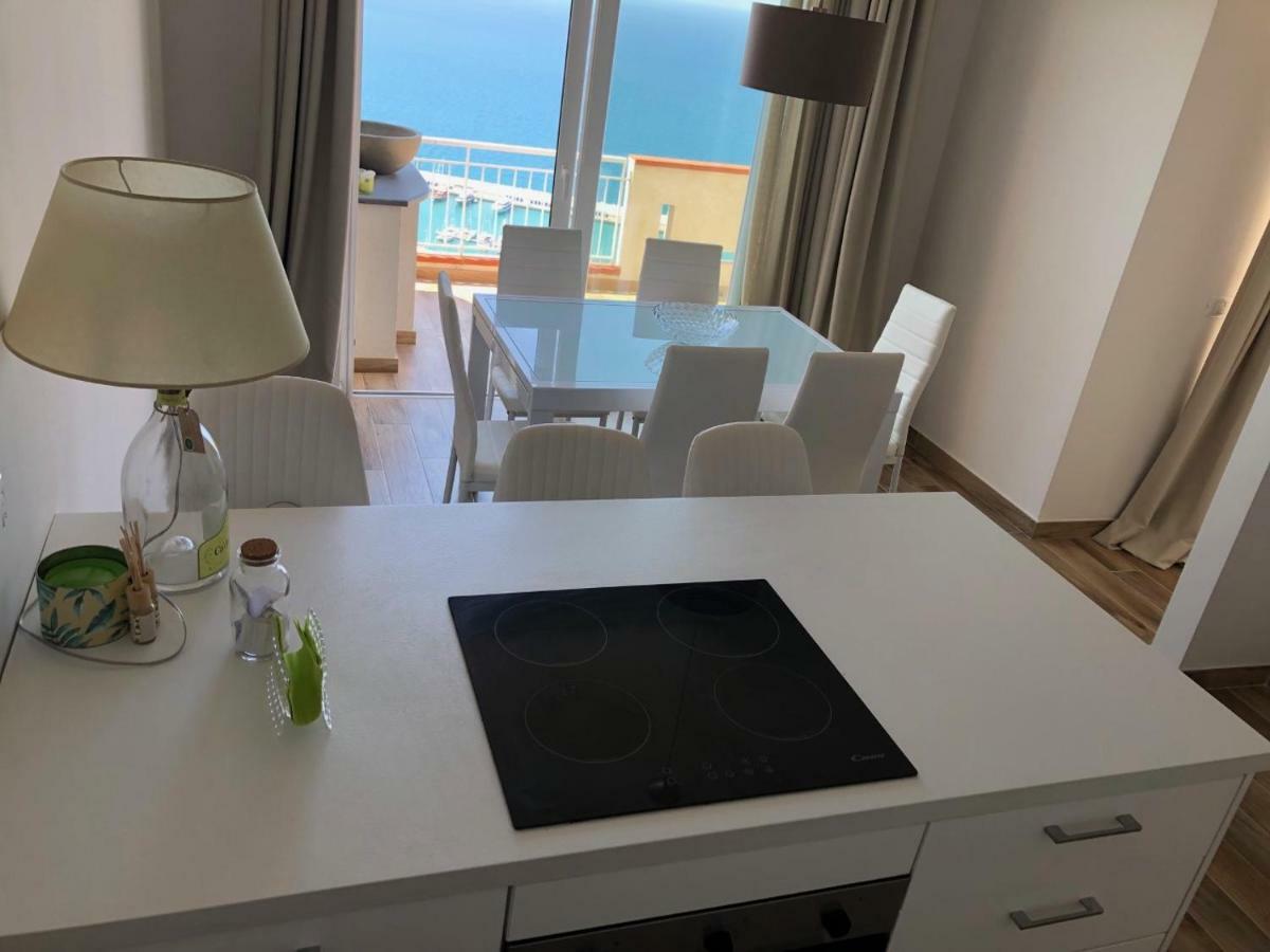 Appartamento Vista Mare Capo dʼOrlando Екстериор снимка