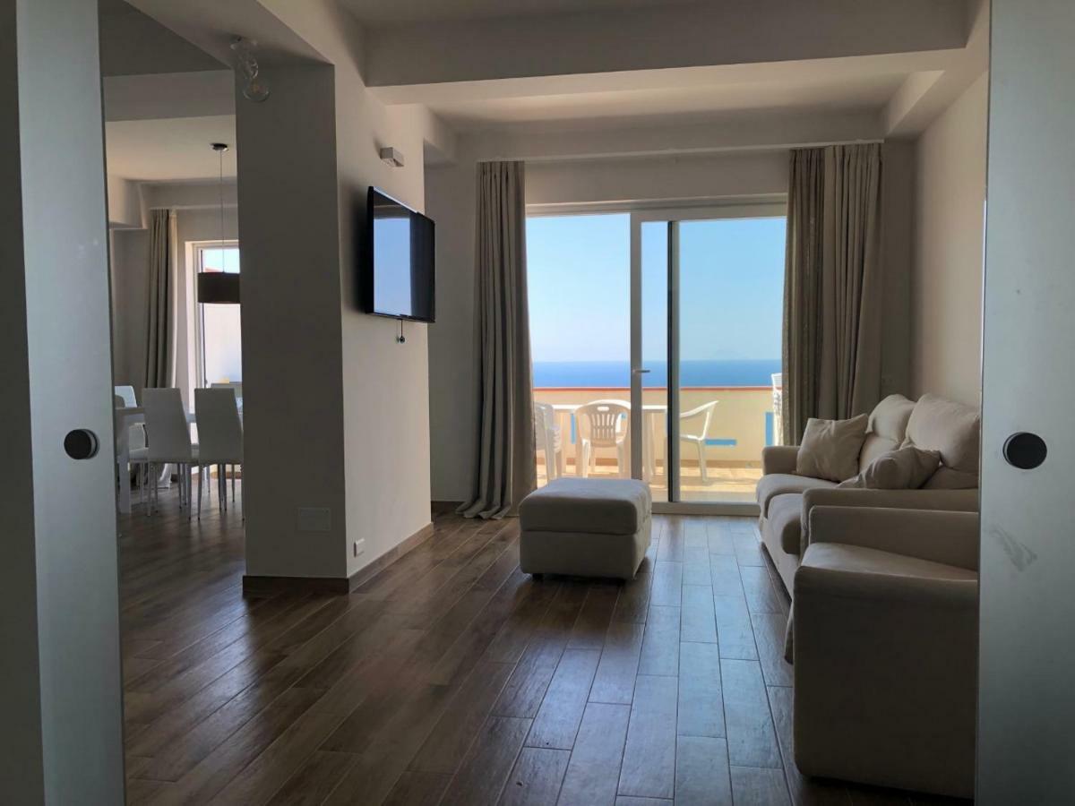 Appartamento Vista Mare Capo dʼOrlando Екстериор снимка