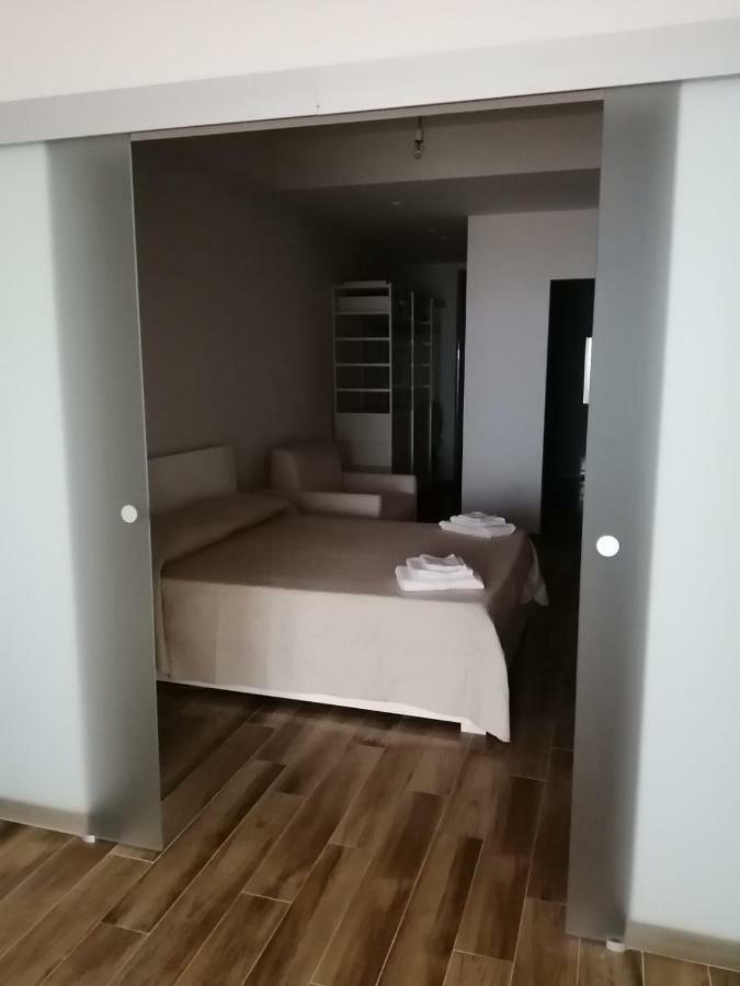 Appartamento Vista Mare Capo dʼOrlando Екстериор снимка