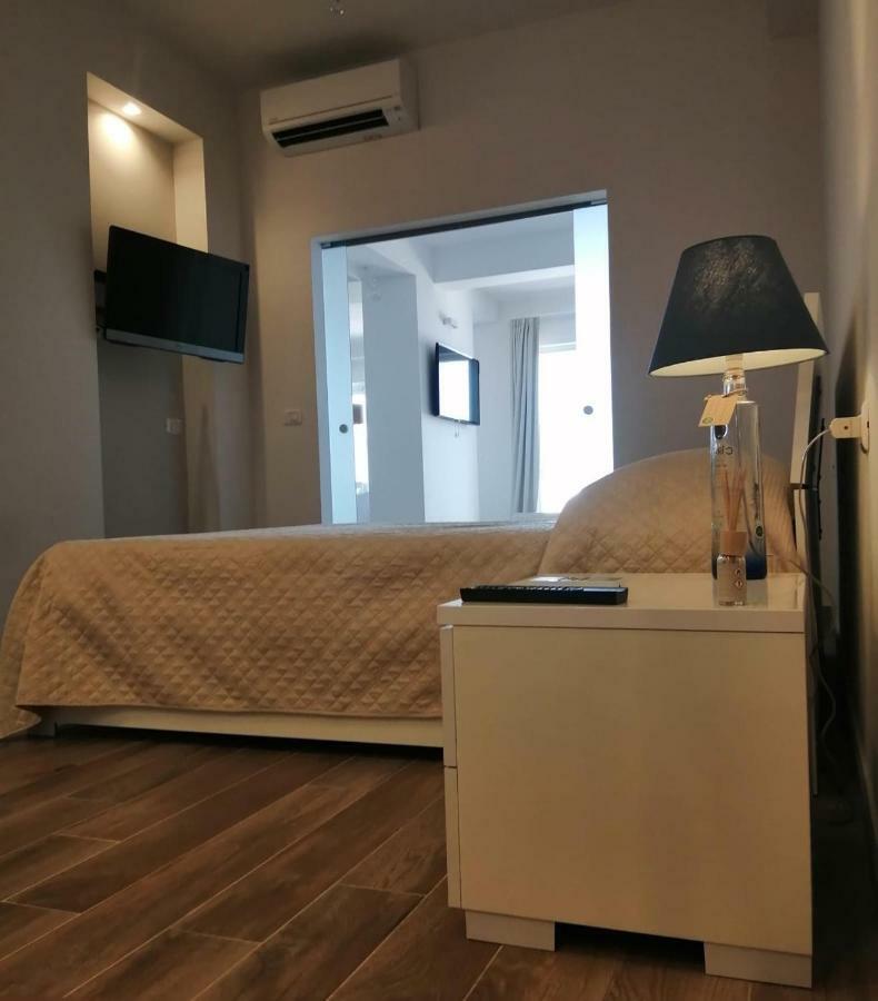 Appartamento Vista Mare Capo dʼOrlando Екстериор снимка